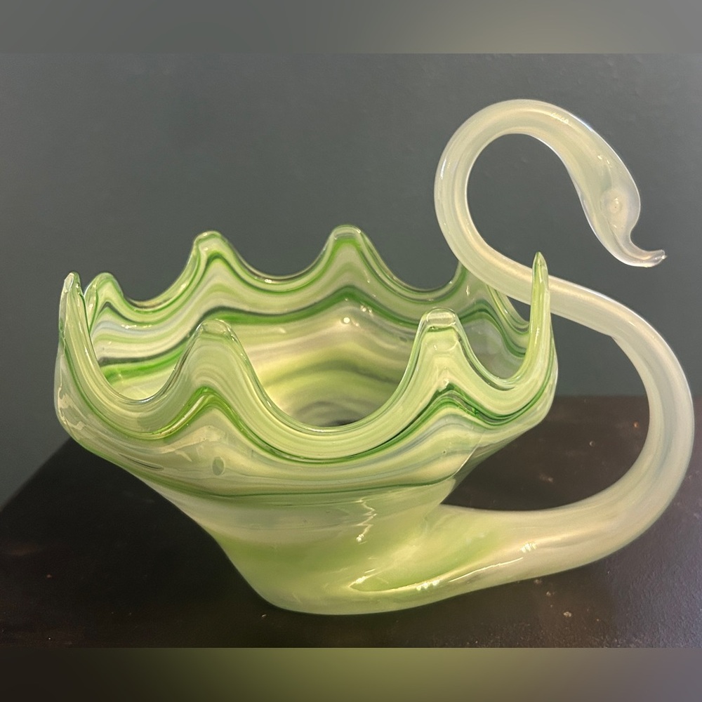 Green White  Art Glass Swan Candy Nut Dish Bowl Murano Style Hand Blown 11" x 9"